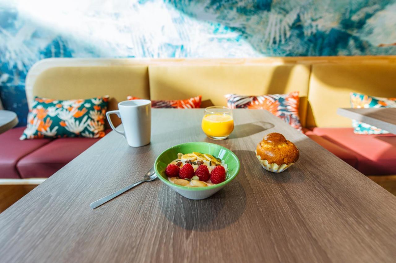 Hotel ibis Styles Antibes Exterior foto
