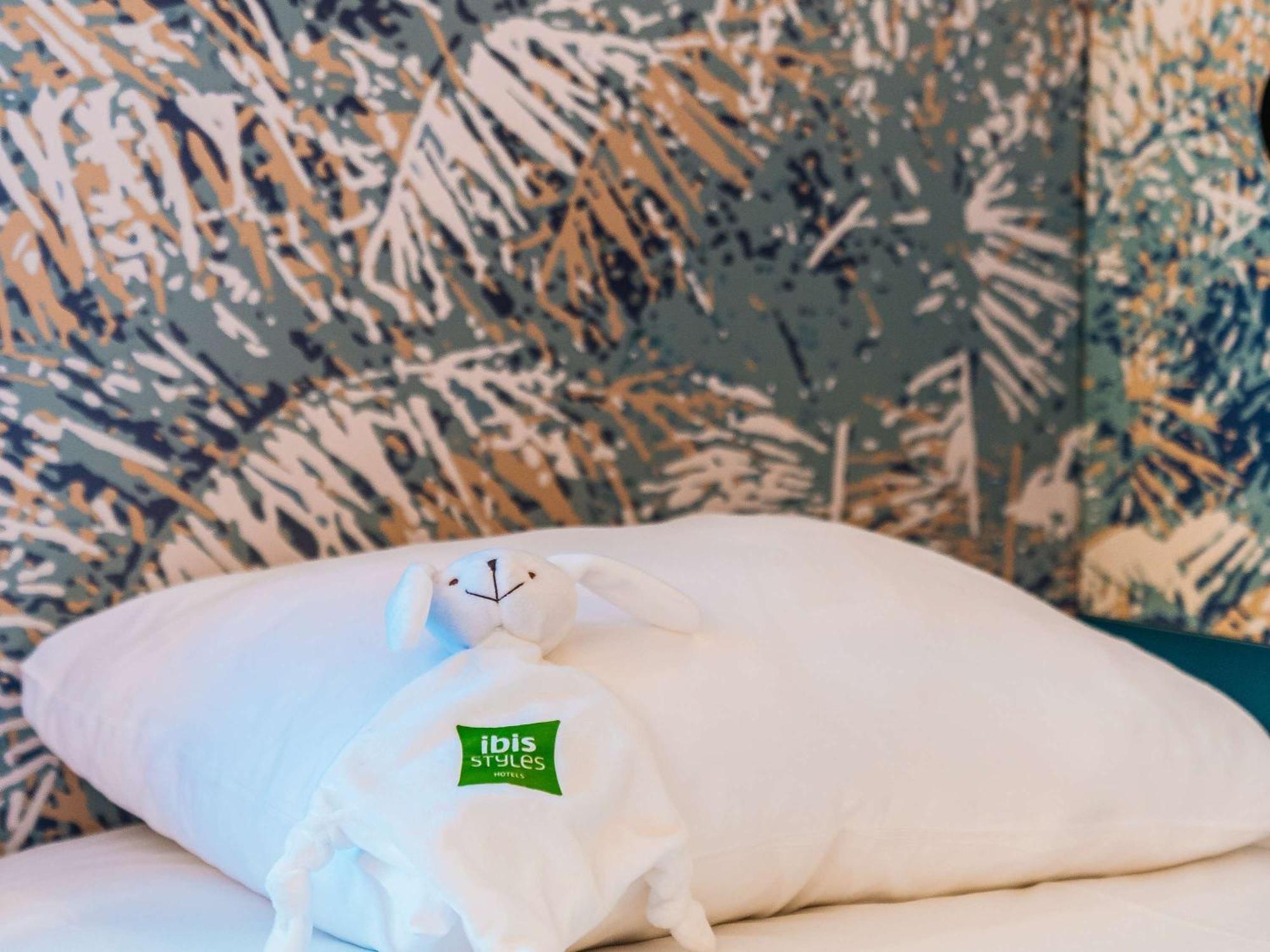 Hotel ibis Styles Antibes Exterior foto