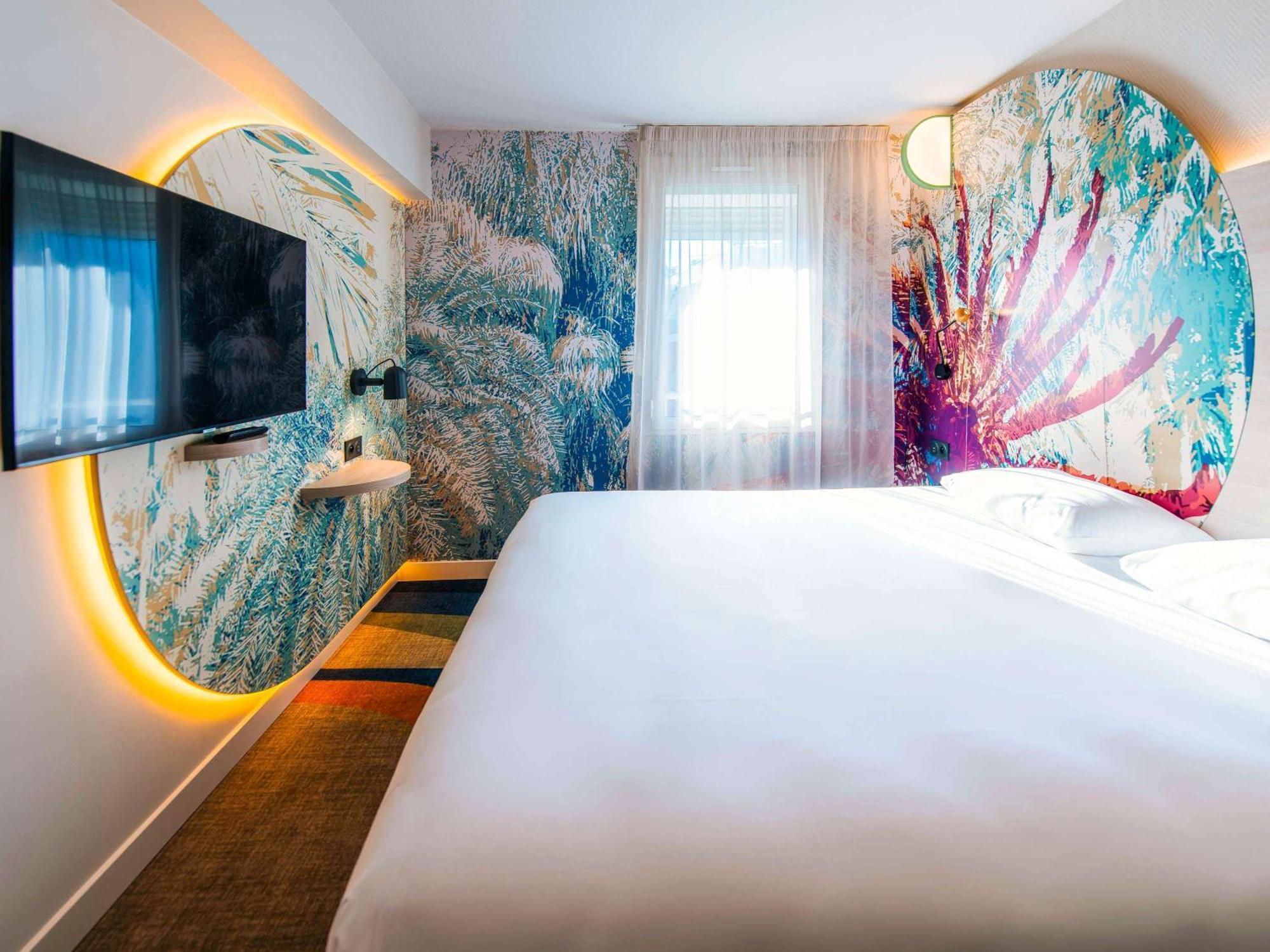 Hotel ibis Styles Antibes Exterior foto