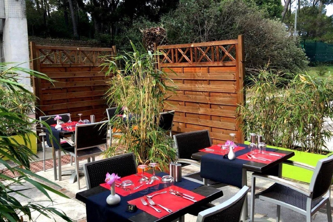 Hotel ibis Styles Antibes Exterior foto